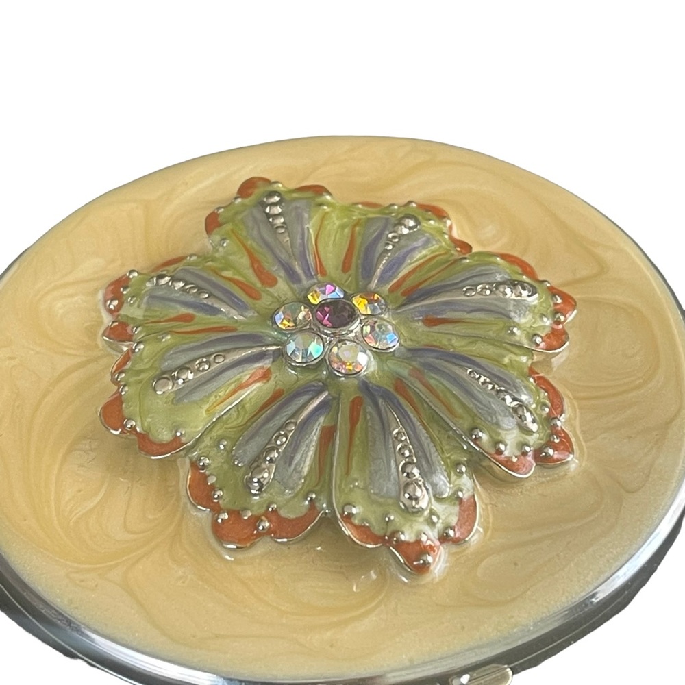 Saks Fifth Avenue Double Mirror Compact Cream Silver Rhinestone Metal Flower - Picture 9 of 10